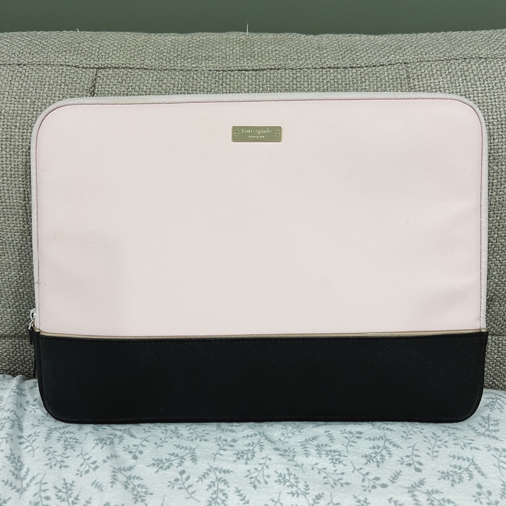 🎀Kate Spade Laptop Case